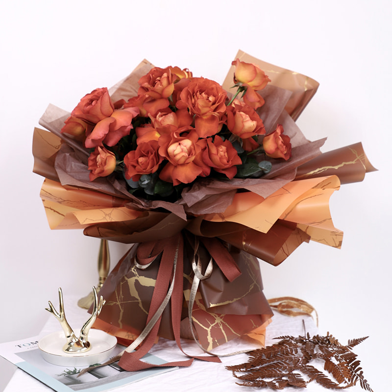 MYHC-13 Carta da regalo con fiori in plastica con motivo marmo dorato