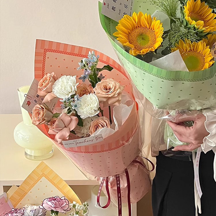 MYHC-65 Pellicola per imballaggio di fiori in plastica di colore brillante per abito da principessa