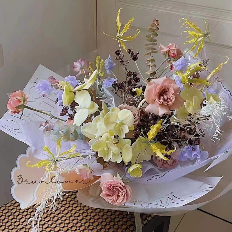 Carta da regalo per fiori in pellicola di gelatina di petali