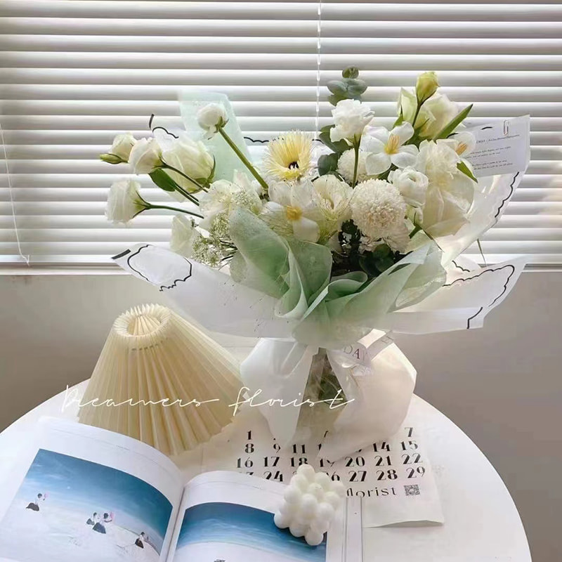 Carta da regalo per fiori in pellicola di gelatina di petali