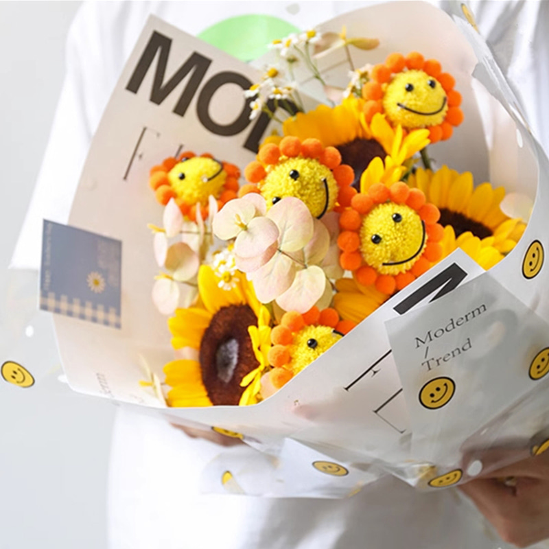 Carta da regalo con fiori con volto sorridente in cellophane OPP