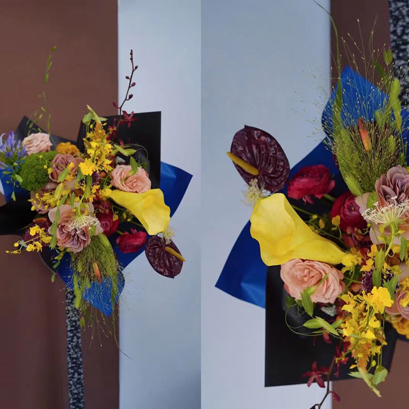 Carta da regalo per bouquet di fiori sfumati premium