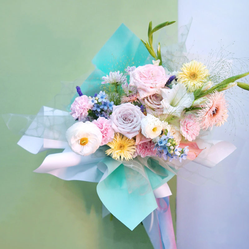 Carta da regalo per bouquet di fiori sfumati premium