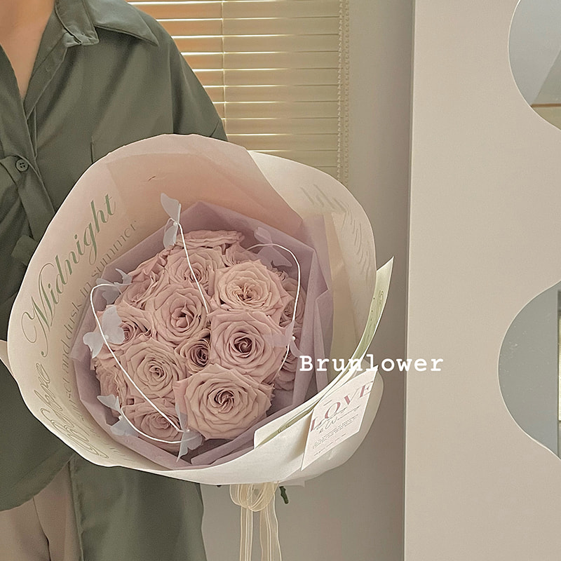 Carta da regalo per bouquet con stampa sfumata
