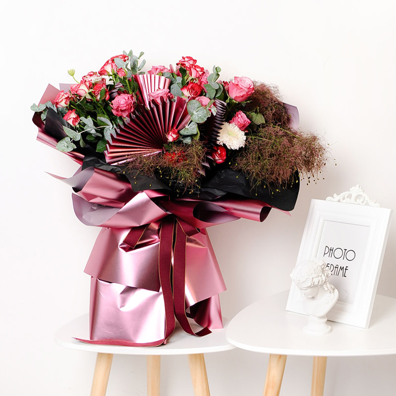 Carta da regalo per bouquet di ombretti leggeri in metallo pesante