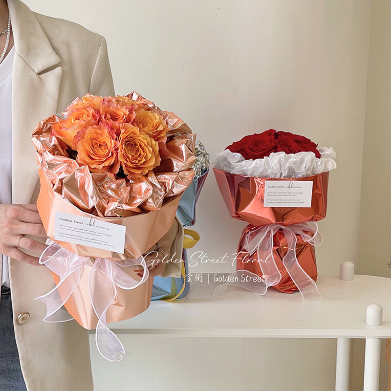 Carta da regalo per bouquet specchiata in tinta unita